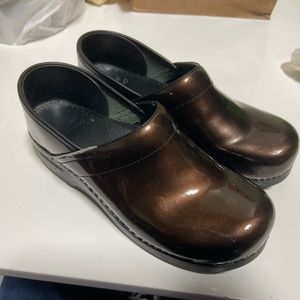 USED Dansko Brown Metalic
